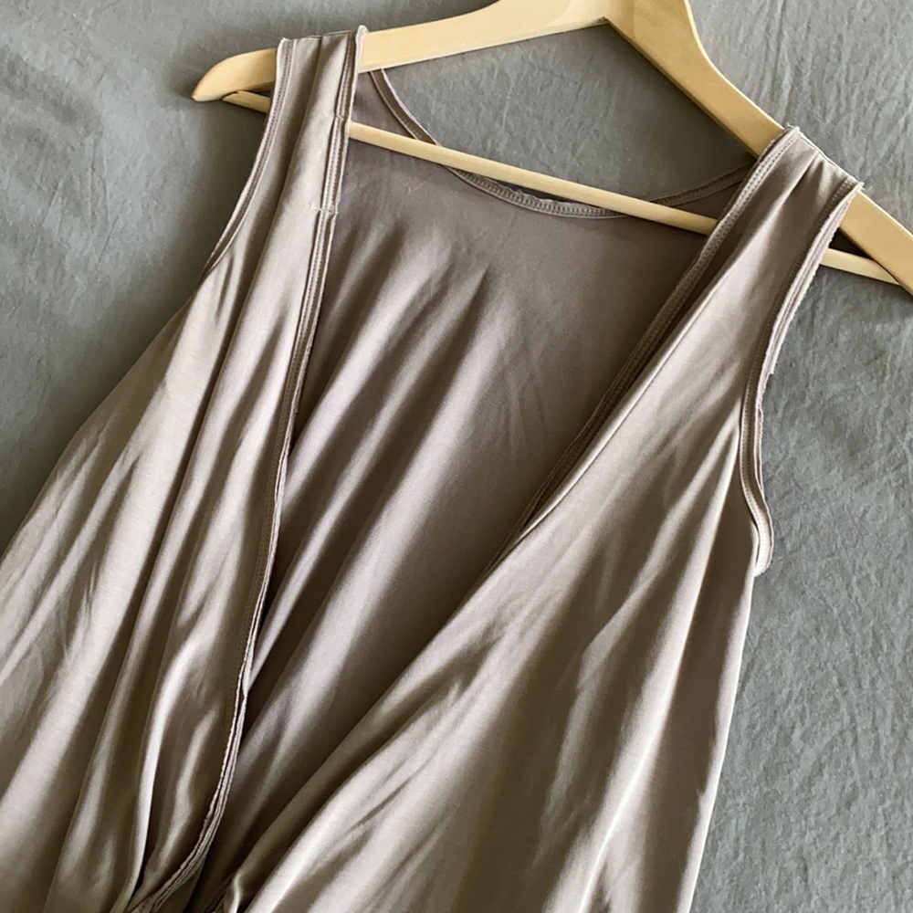 Open Back Tank ☀️ - Picture 4 of 5